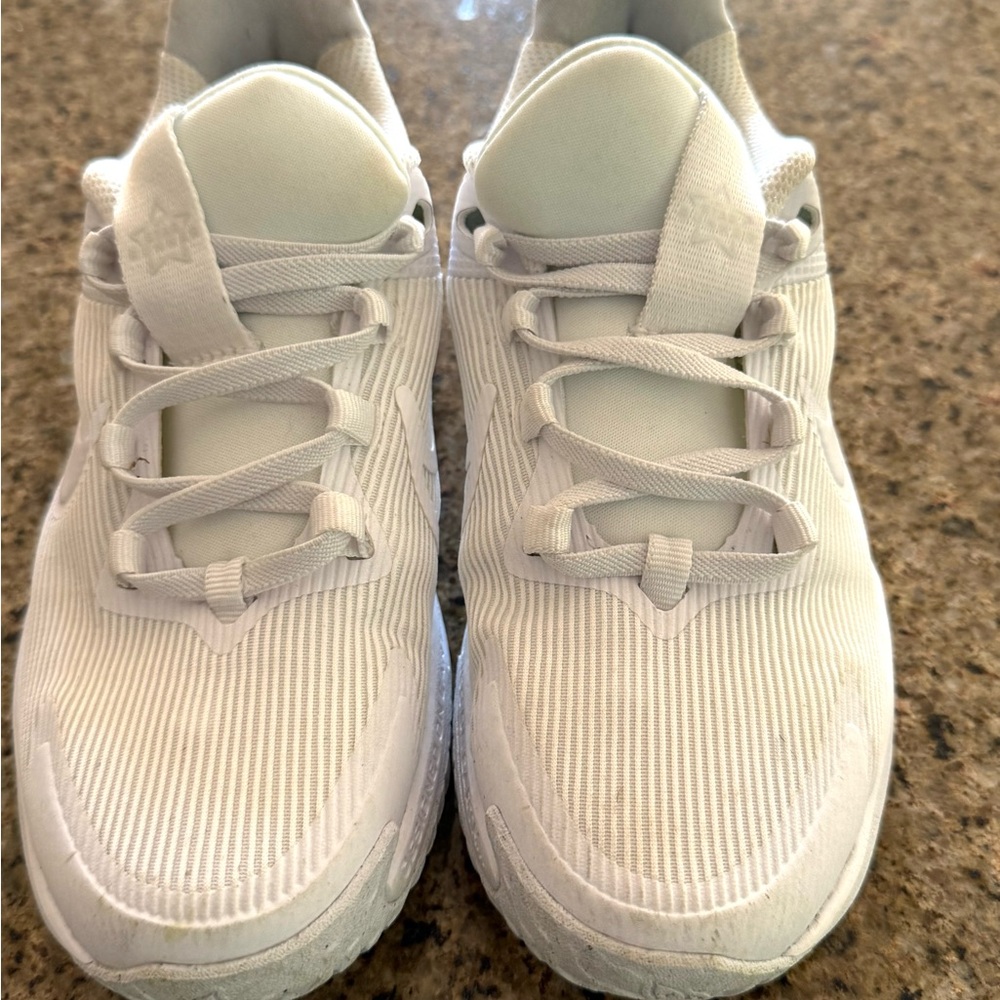 Nike Kids White Star Runner Sneakers